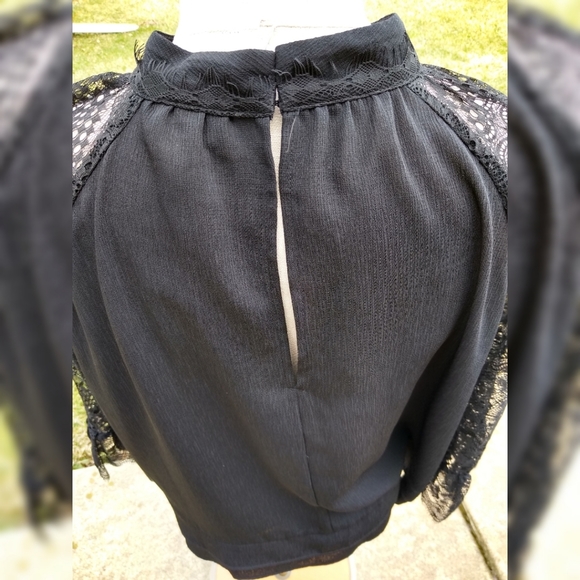 WhoWhatWear Lace Sleeve Blouse M - Picture 2 of 5